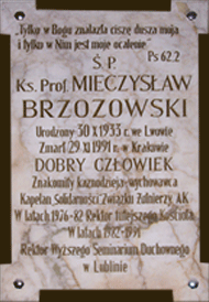 Tablica upamiętniająca ks. prof. Mieczysława Brzozowskiego 